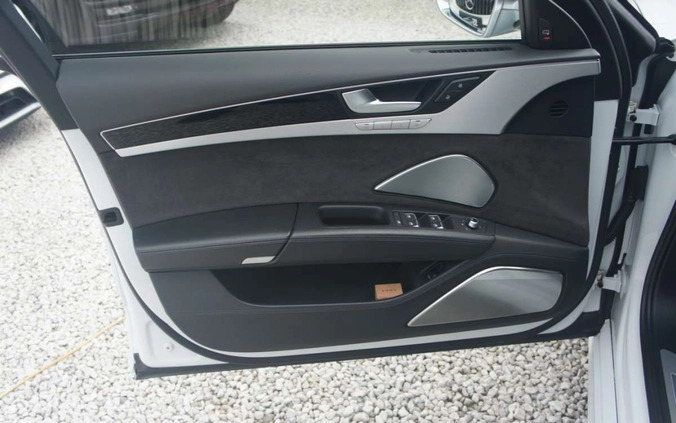 Audi S8 cena 149900 przebieg: 131000, rok produkcji 2012 z Hajnówka małe 596